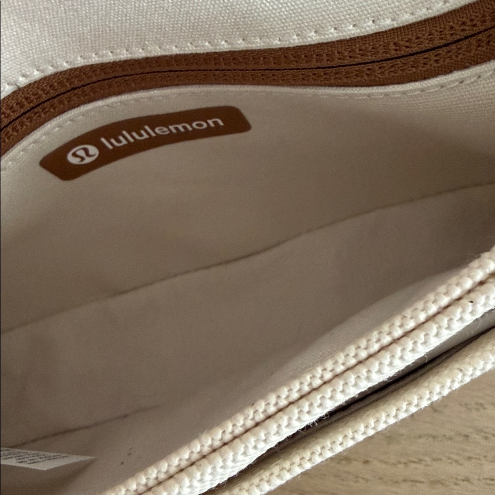 lululemon athletica White and Tan Crossbody Bag with Coin Case - Picture 6 of 12